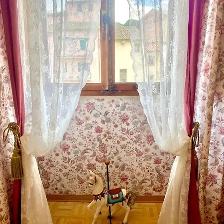 Romantica Con Giardino In Dimora Storica - Palazzo Robicci *