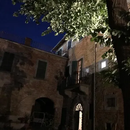 Romantica Con Giardino In Dimora Storica - Palazzo Robicci Nocleg ze śniadaniem