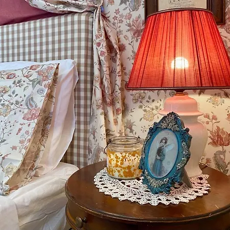 Romantica Con Giardino In Dimora Storica - Palazzo Robicci Bed & Breakfast *